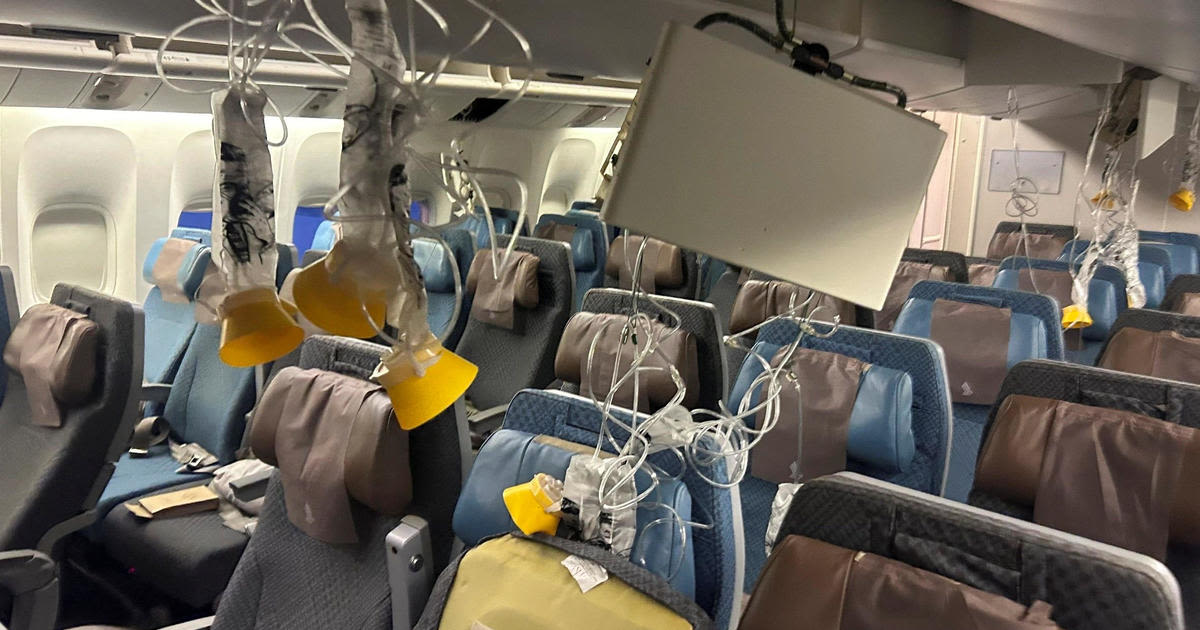 Singapore Airlines passenger describes chaos as flight hit turbulence