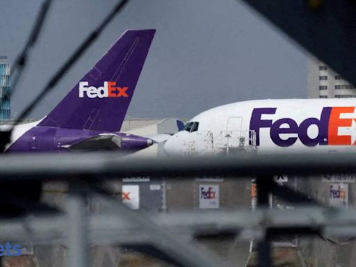 FedEx eyes fiscal 2025 profit just above Wall St target, shares soar