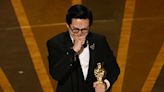 Ke Huy Quan bawls while accepting 1st Oscar: 'Mom, I just won an Oscar'