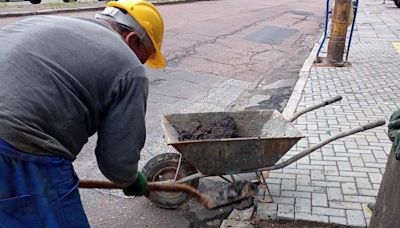 Rompimento de adutora deixa 14 bairros sem água na zona Norte de Porto Alegre