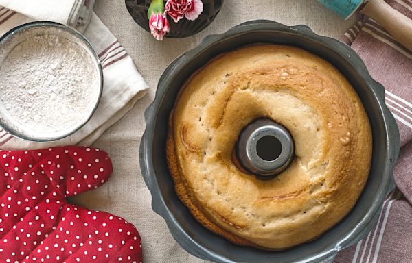 Here's When It's A Bad Idea To Line Your Cake Pan With Parchment Paper