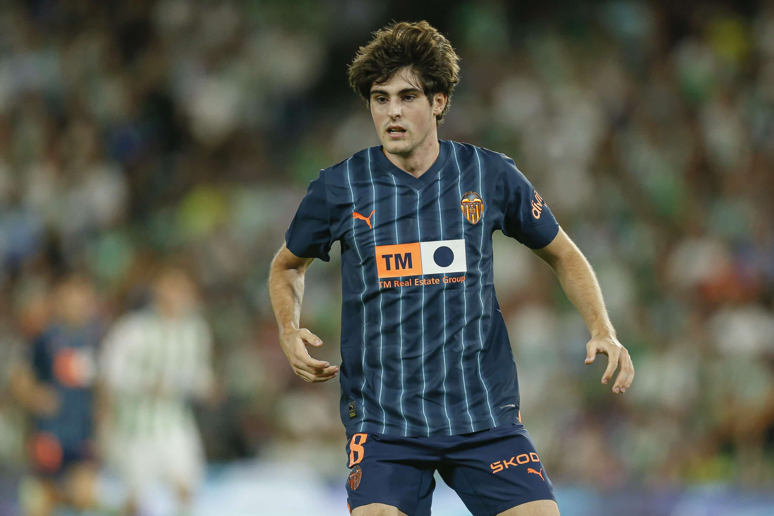 Report: Valencia Midfielder on Arsenal and Aston Villa’s Radar