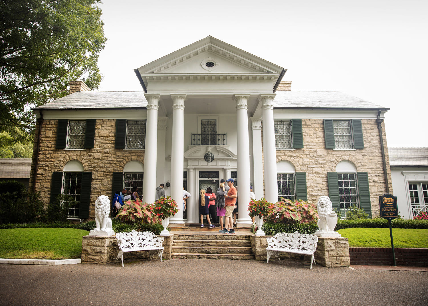 Federal grand jury hears testimony on scam to steal Graceland from Elvis Presley’s family