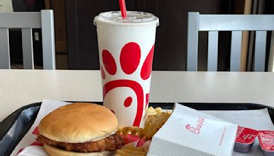 Food: Chick-fil-A Has The Best Chicken Sandwich, According to Most States. | 94.5 The Buzz | The Rod Ryan Show