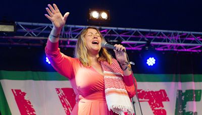 Charlotte Church sings 'free Palestine' with Glastonbury crowd
