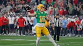 Oregon QB Bo Nix sets single-season completion percentage record in Fiesta Bowl rout of Liberty