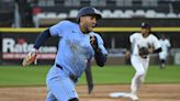 Schneider and Gausman lead the Blue Jays past the sliding White Sox 7-2