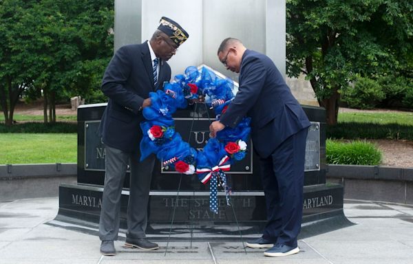 Memorial Day Observance at the World War II Memorial in Annapolis | PHOTOS