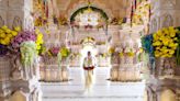 Miles de fieles hindúes acuden en masa al recién inaugurado templo al dios Ram en la India