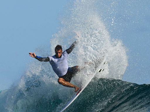 JO de Paris : à Tahiti la météo pour les premières épreuves de surf n’a rien à voir avec celle de Paris