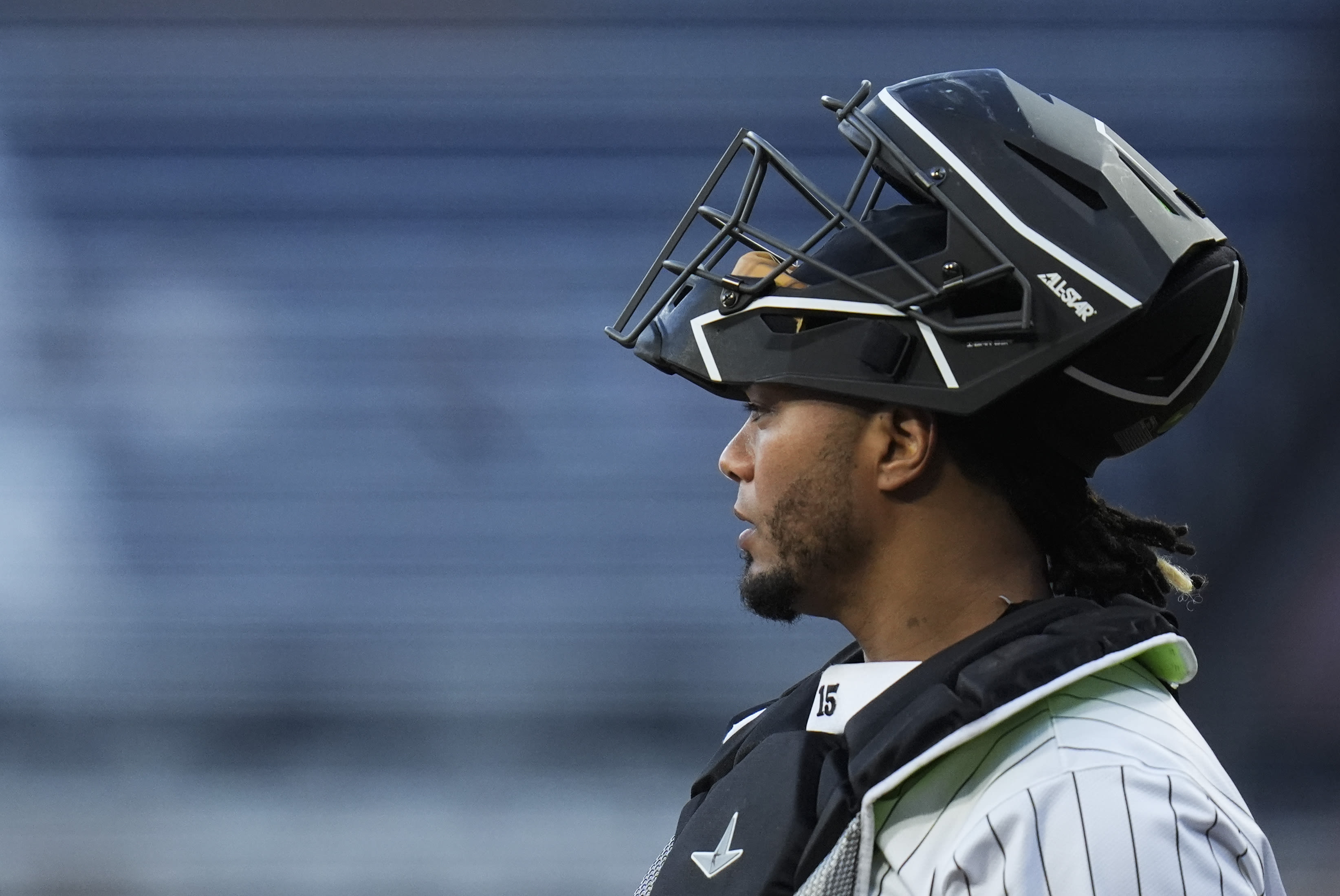 Seeing is believing? White Sox' Martín Maldonado hopes glasses make a difference
