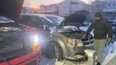 Regina man pitches in to boost vehicles for free as cold snap continues