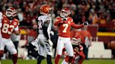 Butker atina 6 goles de campo; Chiefs ganan título del Oeste de la AFC, al vencer a Bengals, 25-17