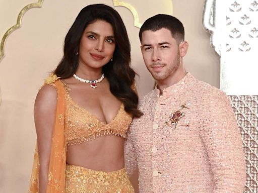 Priyanka Chopra and Nick Jonas Hit the Dance Floor in Dazzling Looks at Lavish Ambani Wedding: Watch