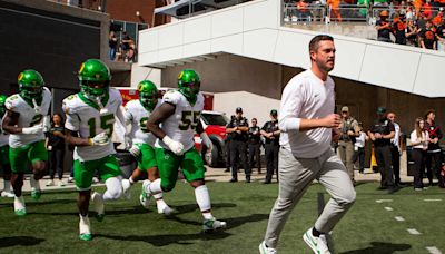 Oregon Ducks Coach Dan Lanning Impressed By Ducks Performance: 'We Played To Our Standard'