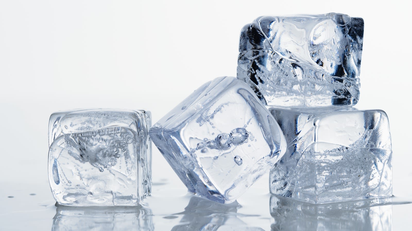 The Trick To Keeping Ice From Stubbornly Sticking Together