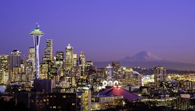 City Skylines Around the World That Are at Their Best at Night