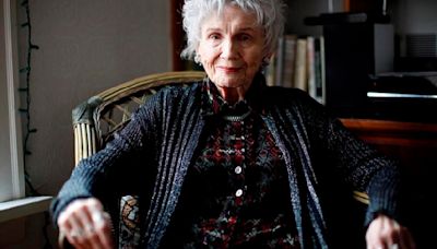 Educators wonder how to teach the writings of Alice Munro in wake of daughter’s revelations