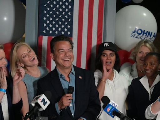 John Avlon beats Nancy Goroff in 1st Congressional District Democratic primary