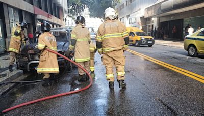 Carro pega fogo na Rua da Assembleia | Rio de Janeiro | O Dia