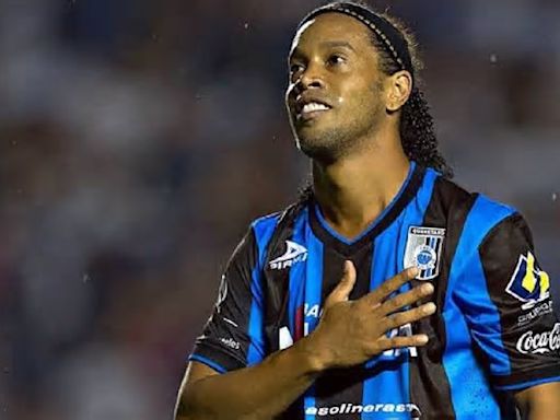 La impensable respuesta a Ronaldinho que lo convenció de jugar en México con Querétaro