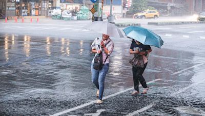 快訊／下班注意！氣象署發3縣市「大雨特報」 雨彈一路轟到晚上