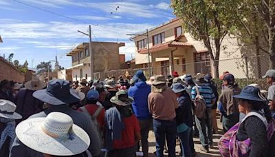 Vecinos toman la Alcaldía de Toco exigiendo el cierre de una granja porcina