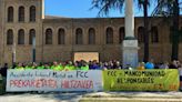 Concentración de FCC en Pamplona por la muerte de un trabajador: "Estamos siempre con el estrés de que se puedan caer los contenedores"