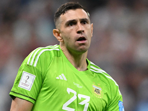 'El Dibu is a moron' - Argentina goalkeeper Emi Martinez branded 'unbearable' by Cristian Romero ahead of Copa America | Goal.com United Arab Emirates