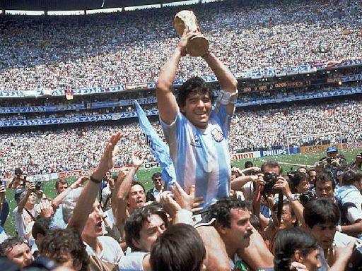 Balón de Oro que ganó Diego Maradona en el Mundial de 1986 es incautado por justicia francesa