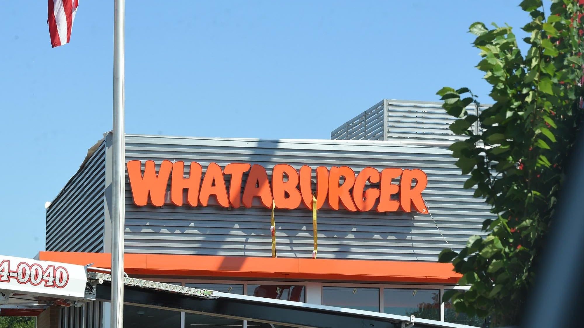 Whataburger outage map? Texans use burger chain's app for power updates after Beryl