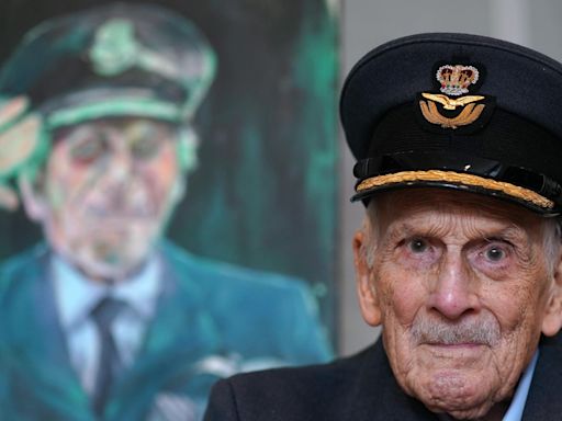‘Last of the few’ pilot celebrates 105th birthday