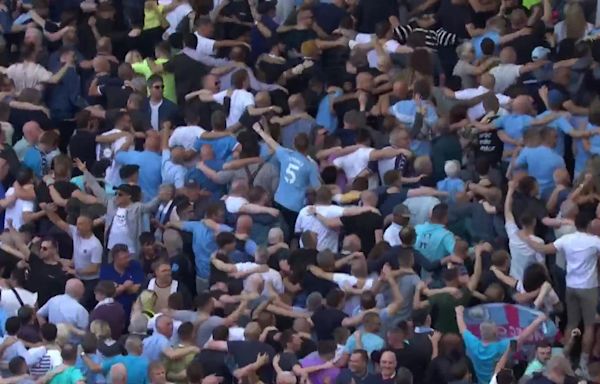 Fans spot celeb is only person to snub the Poznan as City supporters celebrate