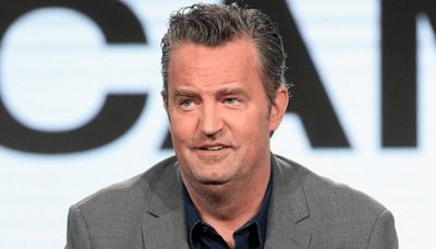 Muerte de Matthew Perry: policía busca esclarecer cómo el actor obtuvo la droga que lo mató - La Tercera