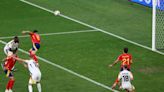 Mikel Merino se eleva en la agonía para impulsar a España a las semifinales (2-1)