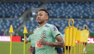 “Sin prisa”: Neymar sigue su recuperación y ya aparece tocando el balón