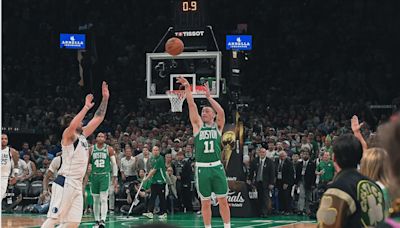 Watch: Payton Pritchard does it again, drains half-court 3-point buzzer beater