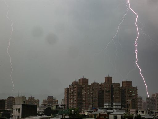 雷雨區5大安全守則曝！鄭明典點「2高風險行為」太NG：0防護