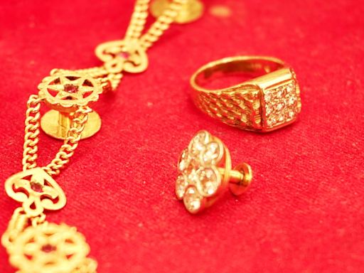 Gold Sales May See 15% Growth On Customs Duty Cut, Says Senco’s Suvankar Sen