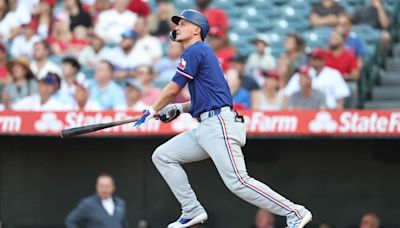 Seager’s 457-foot homer, 3 hits from Lowe power Rangers to 9-4 victory over Angels