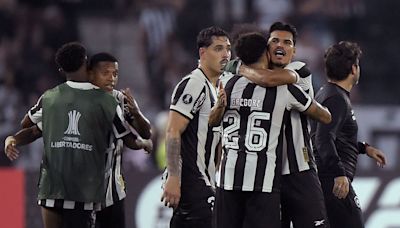 Gana Botafogo y Junior sigue líder en Copa