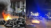 El video de la violenta protesta policial en Misiones: tres patrulleros dispararon al aire frente a la Casa de Gobierno
