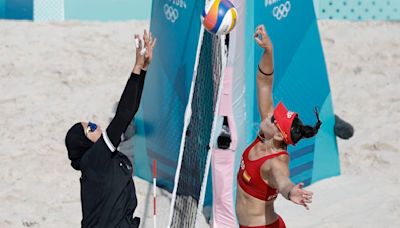 Egypt’s women’s beach volleyball team slams French hijab ban after Olympic match | CNN