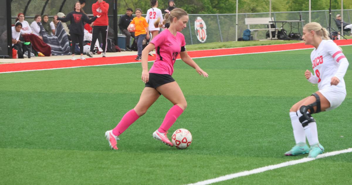 Hannibal shuts out Mexico on Pink Night