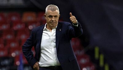 El "vasco" Javier Aguirre y Rafael Márquez llegan al rescate de la selección de México