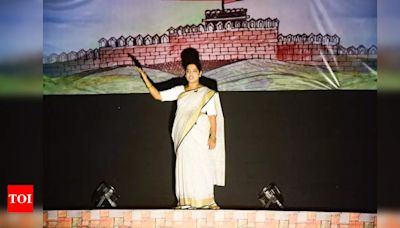 Padmagandha Pays Theatrical Tribute To Women Freedom Fighters | Nagpur News - Times of India