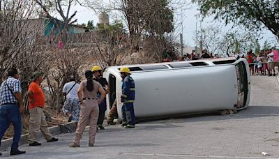 Accidente de transporte público en Izúcar deja varios heridos