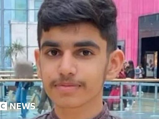 Muhammad Hassam Ali murder trial told knife length of A4 paper