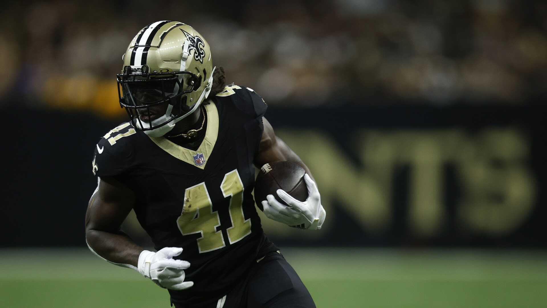 Alvin Kamara: I'm not worried about contract, I'm here to play