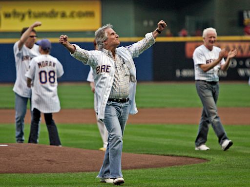 Fonz alert: Henry Winkler to speak at Milwaukee's Oriental Theatre in October